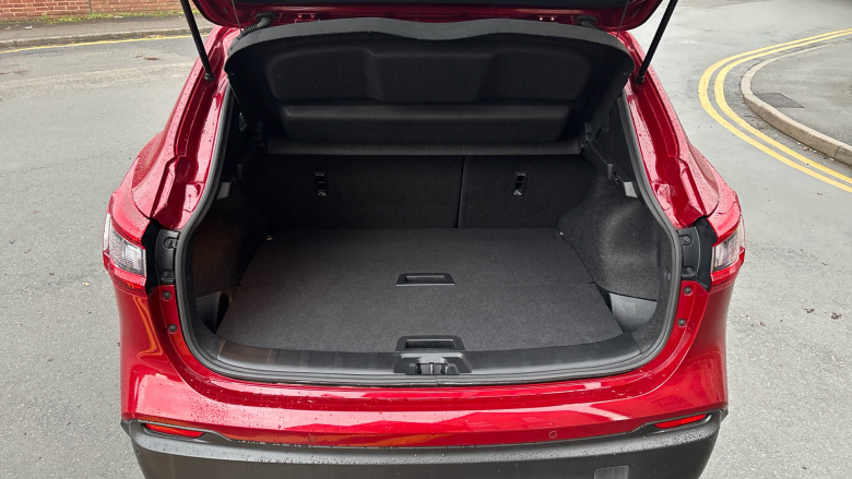 Nissan Qashqai 1.2 DiG-T N-Connecta 5dr Petrol Hatchback